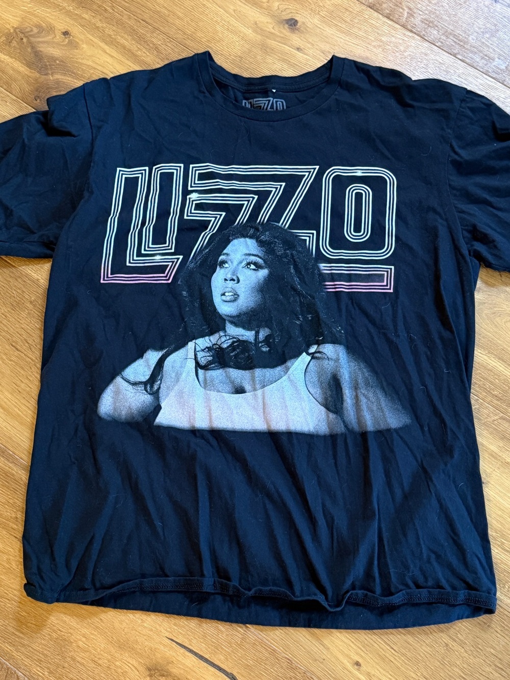 Lizzo Black Graphic Women's Tee - Design